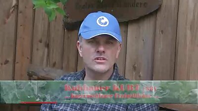 Vročo kurba zabijeta dva dobro obešena fanta