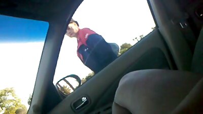 Milf z velikanskimi vrči naredi rit v usta