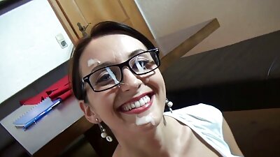 Dekle iz fantovskih sanj je udarilo na vroč domači video