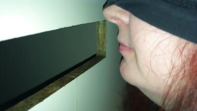 Tesna najstniška rit izpostavljena na amaterskem seksu