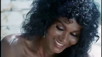 Zelo seksi amatersko najstniško dekle draži spletno kamero