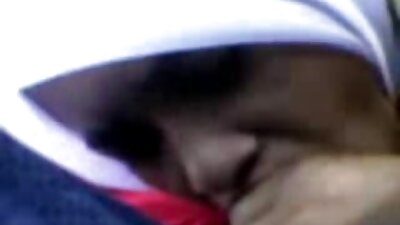 Najstnica izgublja nedolžnost na amaterskem seksu