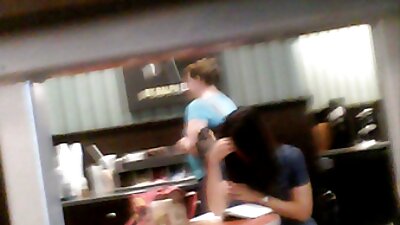 Za svoj 18. rojstni dan vse vroče dekle hoče tiča