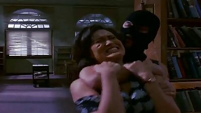 Pretvarjaj se, da želim pomagati temu popolnoma pijanemu najstniku