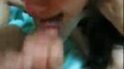 Navihana Milf Mama se igra s sinovi prijatelji